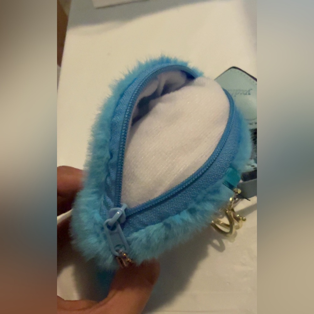 Fun Keychains with Many Amazing Accessories - Picture 3 of 16